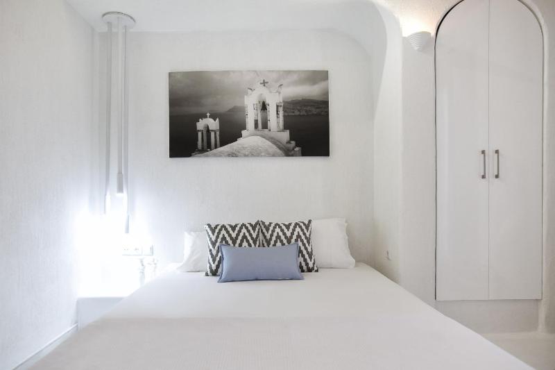 Deluxe Double Room image 2