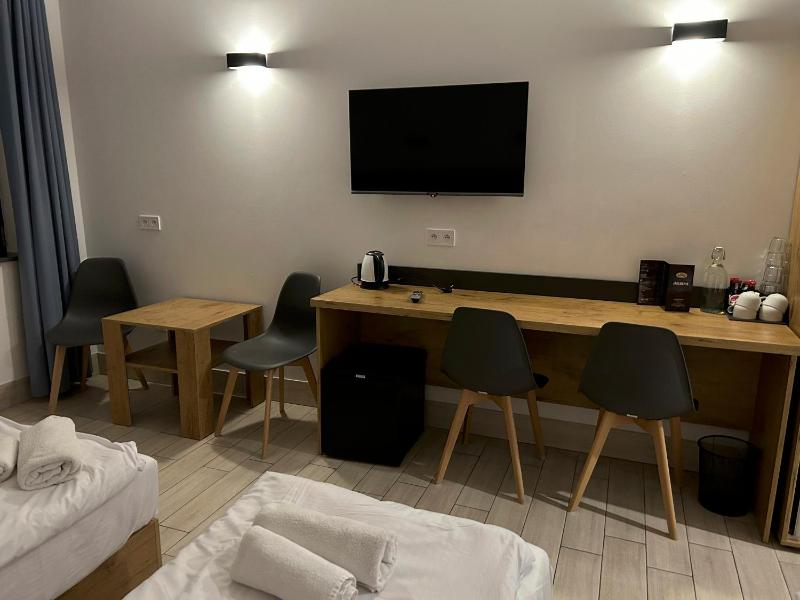 Premium Quadruple Room image 1