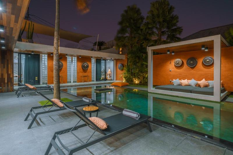 Villa Aless - Designer 4BR Villa with Sauna Jacuzzi Ice Bath Gym & Rooftop - image 40