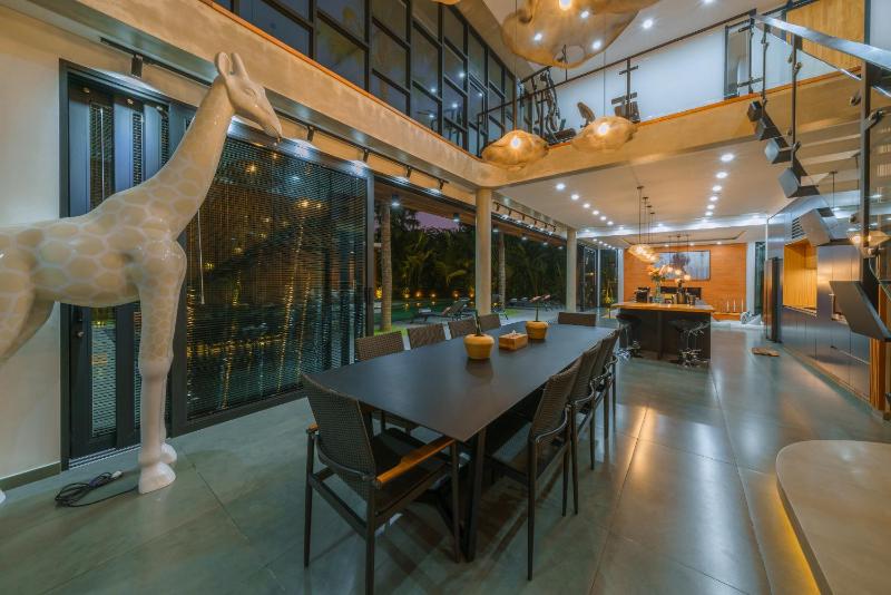 Villa Aless - Designer 4BR Villa with Sauna Jacuzzi Ice Bath Gym & Rooftop - image 41