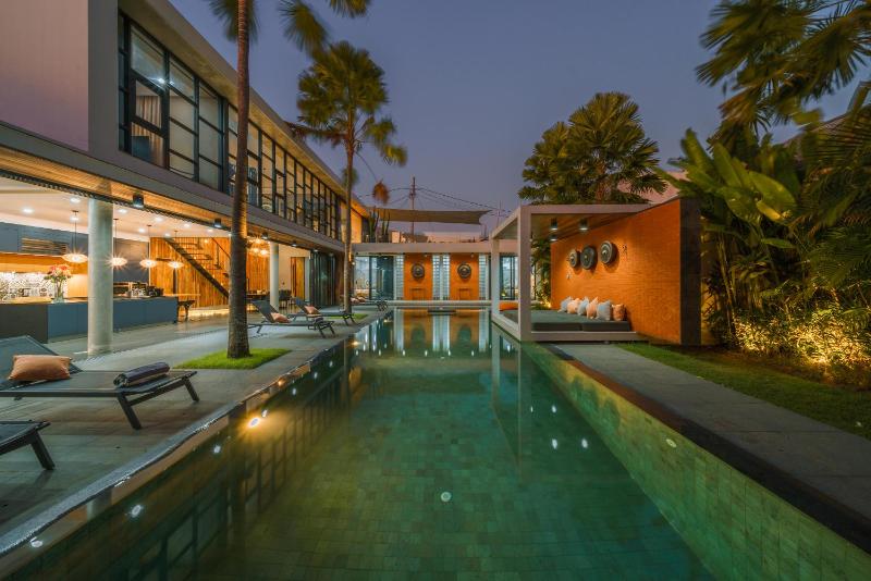 Villa Aless - Designer 4BR Villa with Sauna Jacuzzi Ice Bath Gym & Rooftop - image 16