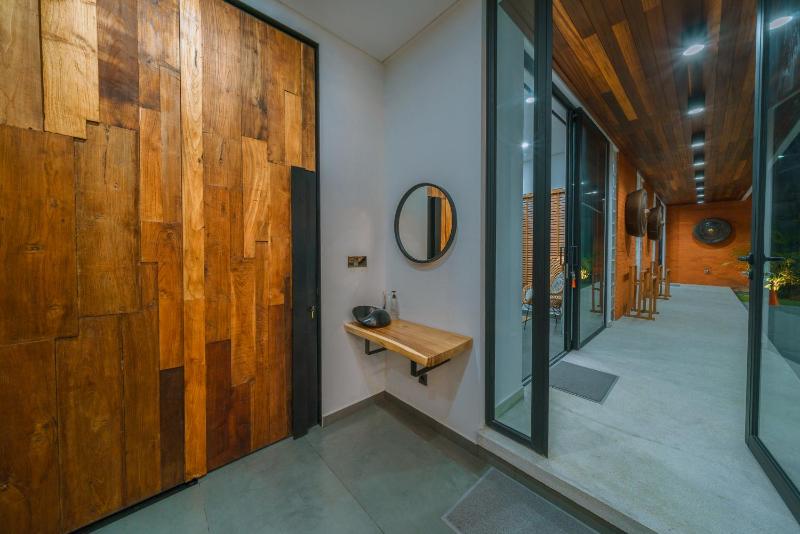 Villa Aless - Designer 4BR Villa with Sauna Jacuzzi Ice Bath Gym & Rooftop - image 35