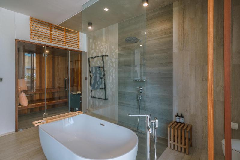 Villa Aless - Designer 4BR Villa with Sauna Jacuzzi Ice Bath Gym & Rooftop - image 47