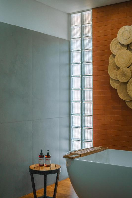 Villa Aless - Designer 4BR Villa with Sauna Jacuzzi Ice Bath Gym & Rooftop - image 32
