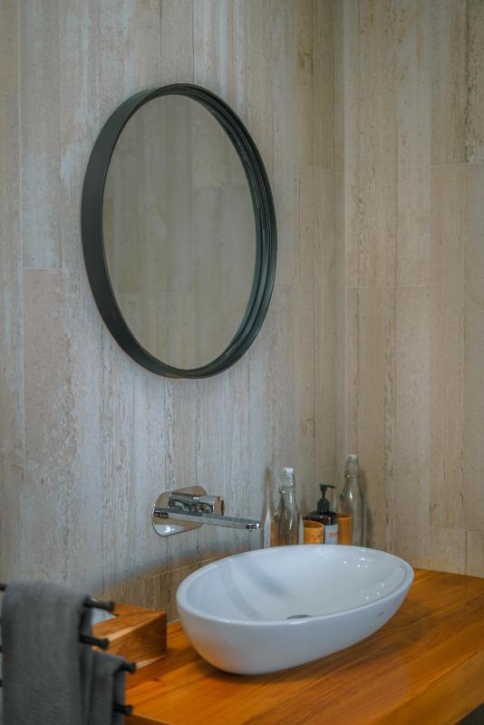 Villa Aless - Designer 4BR Villa with Sauna Jacuzzi Ice Bath Gym & Rooftop - image 19