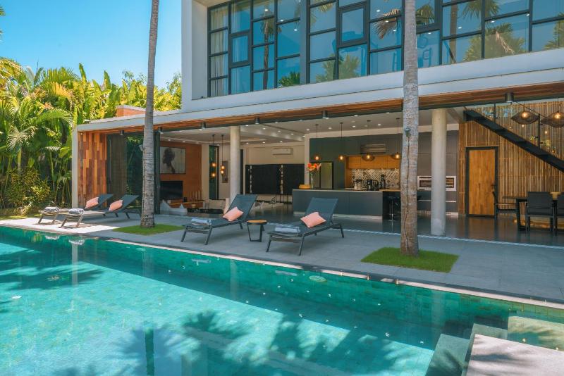 Villa Aless - Designer 4BR Villa with Sauna Jacuzzi Ice Bath Gym & Rooftop - image 46