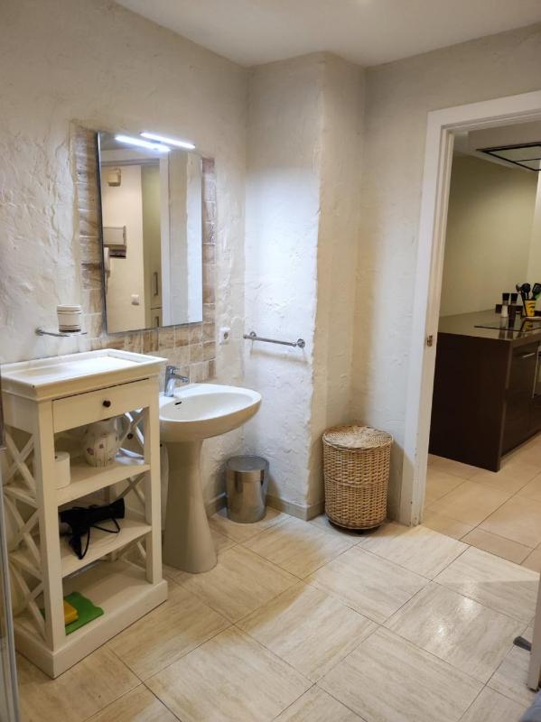 Luna - image 9