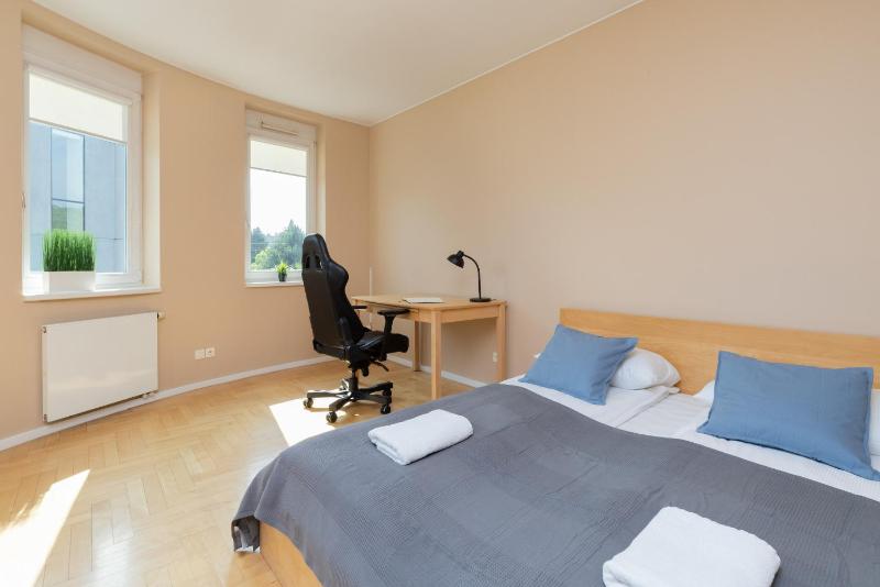 Orlowo Park - Spacious Apartment with Winter Garden by Noclegi Renters - image 5
