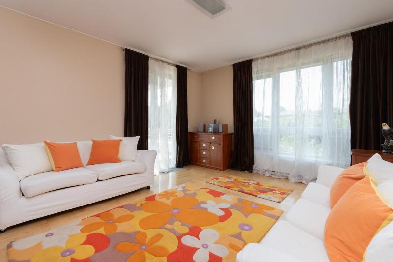 Orlowo Park - Spacious Apartment with Winter Garden by Noclegi Renters - image 9