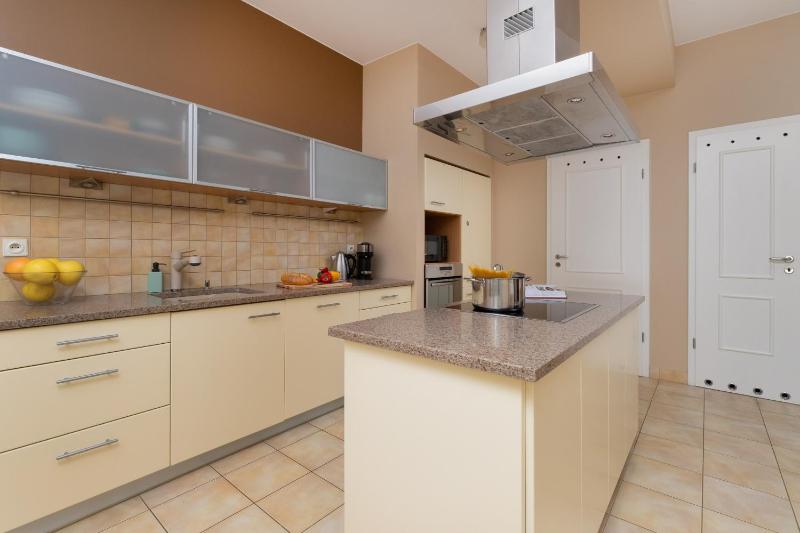 Orlowo Park - Spacious Apartment with Winter Garden by Noclegi Renters - image 10