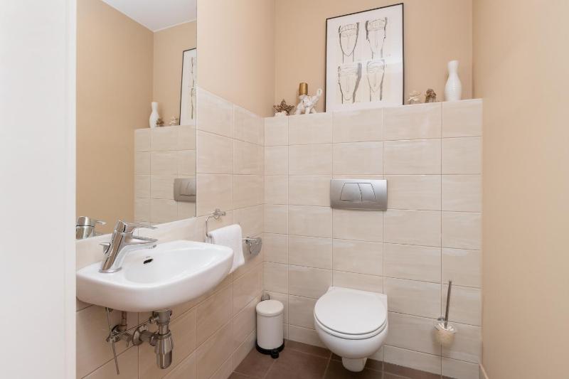 Orlowo Park - Spacious Apartment with Winter Garden by Noclegi Renters - image 40