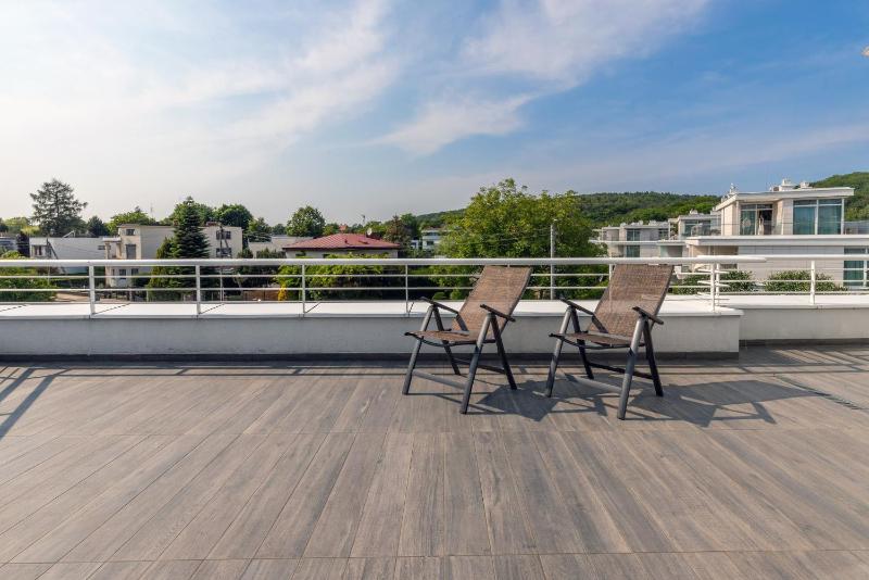 Orlowo Park - Spacious Apartment with Winter Garden by Noclegi Renters - image 12