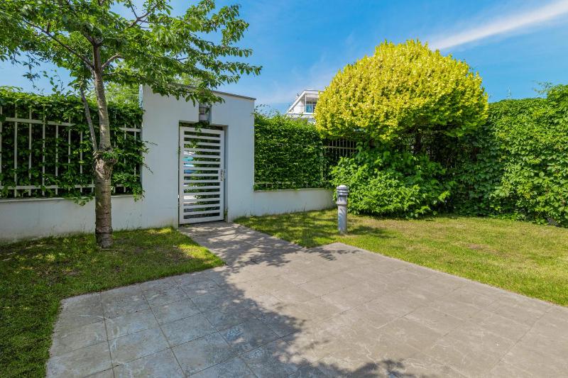 Orlowo Park - Spacious Apartment with Winter Garden by Noclegi Renters - image 49