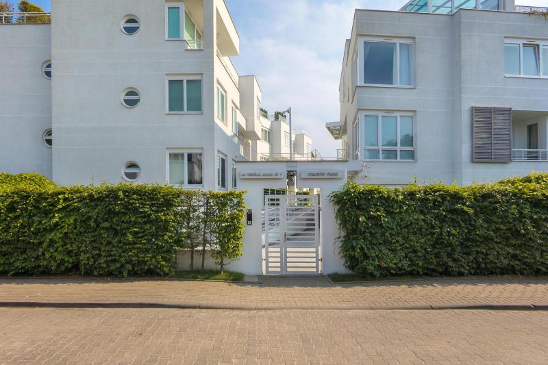 Orlowo Park - Spacious Apartment with Winter Garden by Noclegi Renters - image 22