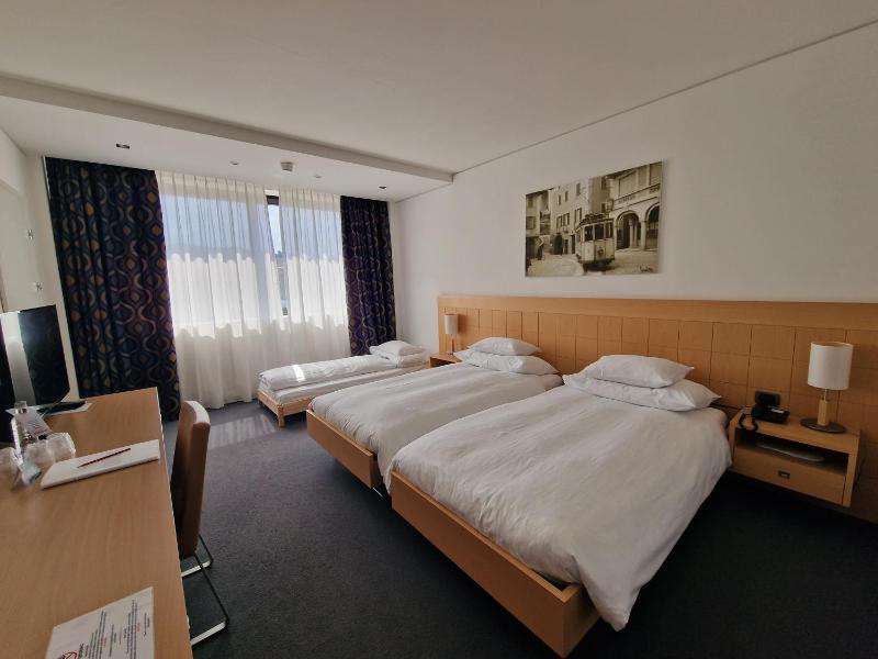 Triple Room image 1