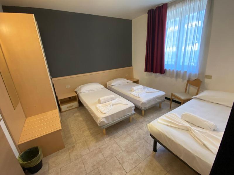 Classic Triple Room image 4