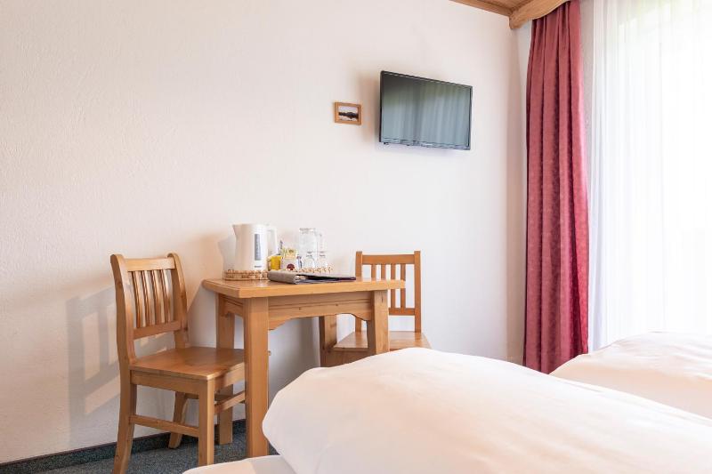 Double Room image 4