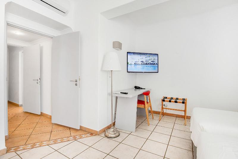Two-Bedroom Suite image 4