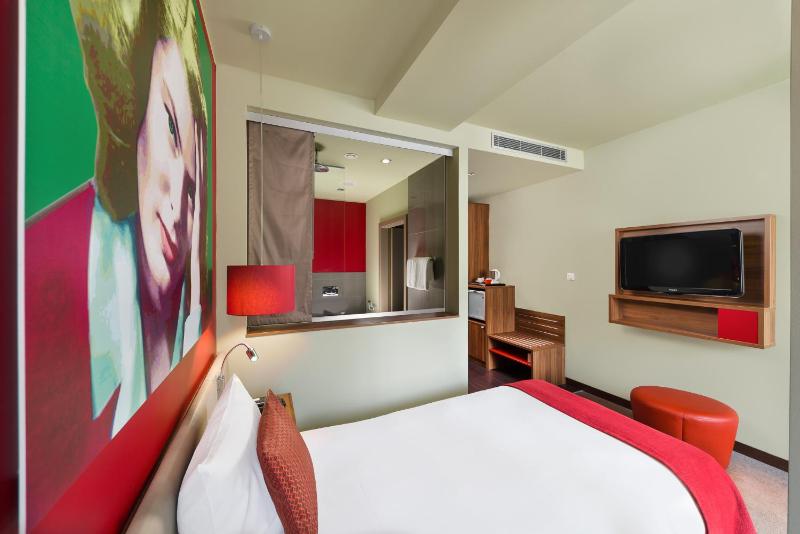 Standard Single Room image 2