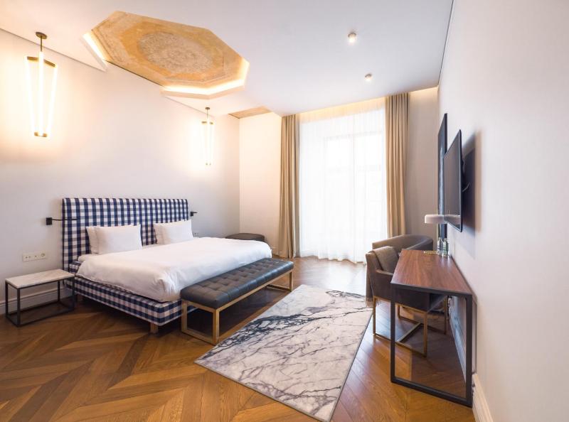 Junior Suite image 2