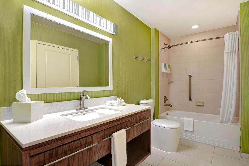 One-Bedroom King Suite - Non-Smoking image 3