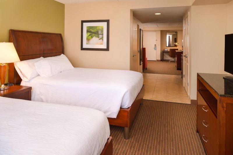 Evolution Double Junior Suite image 2