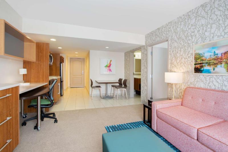One-Bedroom King Suite - Non-Smoking image 3