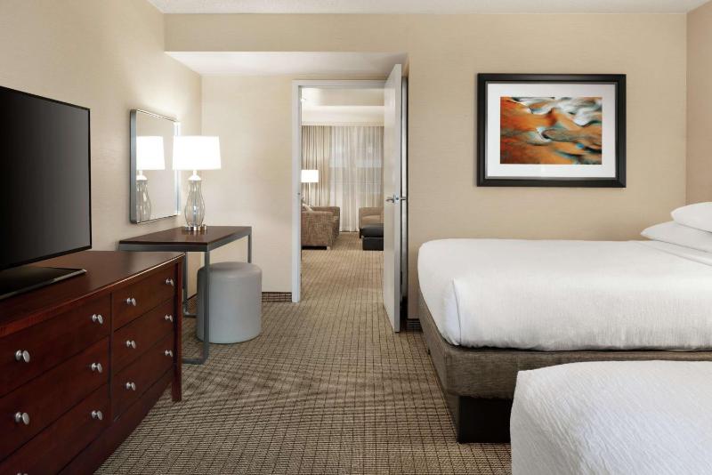 Double Suite with Two Double Beds - Non-Smoking image 3