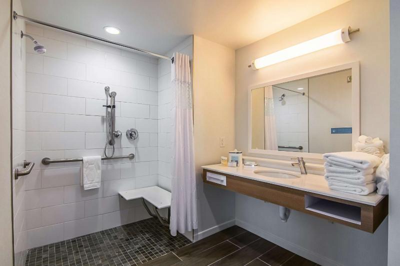 King Room Mobility/Hearing Accessible - Non-Smoking image 2