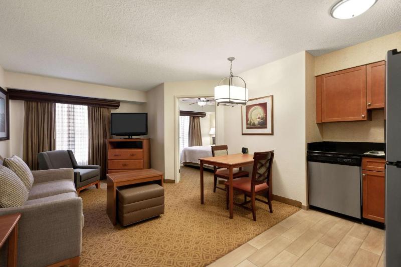 One-Bedroom King Suite image 3