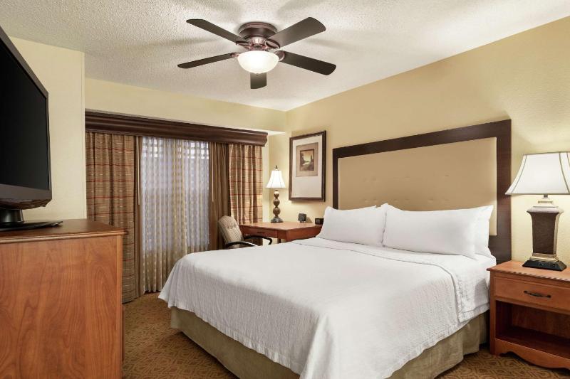 Two-Bedroom King Suite with Two King Beds image 3