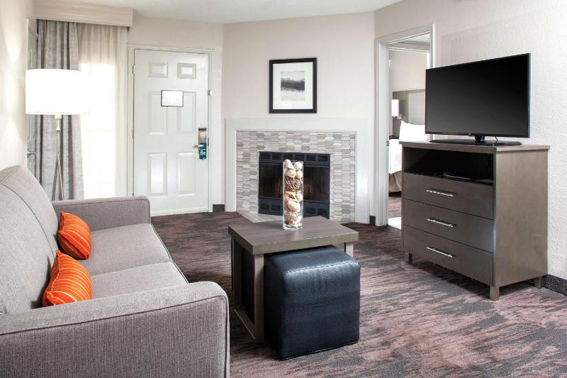 One-Bedroom Suite with Two Double Beds - Non-Smoking image 4
