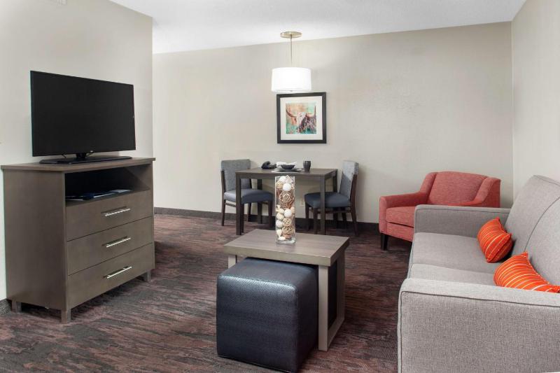One-Bedroom Suite with Two Double Beds - Non-Smoking image 3