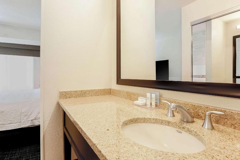 Non-Smoking King Suite with Kitchen image 2