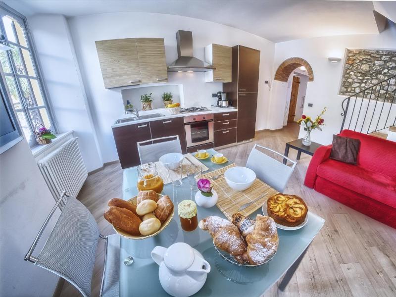 One-Bedroom Apartment (4 Adults) image 2