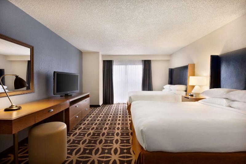 Suite with Two Queen Beds - Non-Smoking image 3