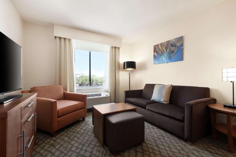 Homewood Suites by Hilton Houston NW at Beltway 8 - image 3