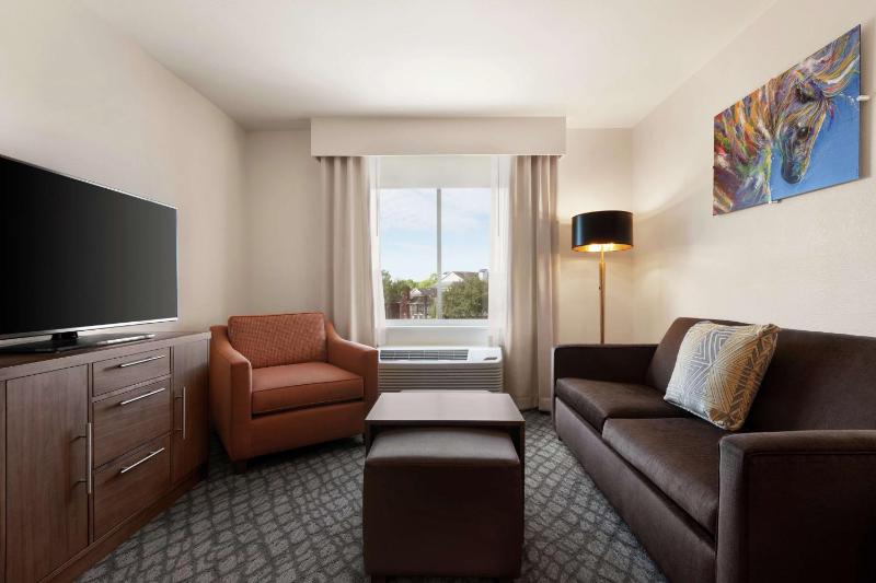 Homewood Suites by Hilton Houston NW at Beltway 8 - image 5