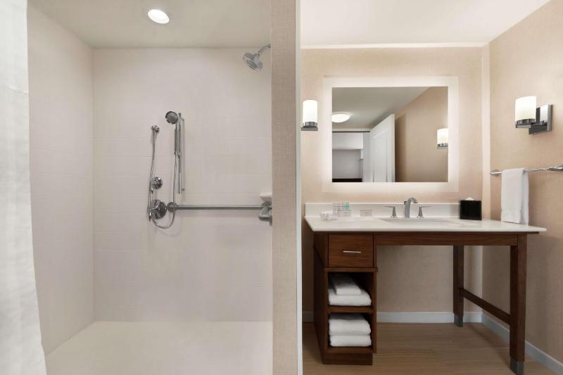 Homewood Suites by Hilton Houston NW at Beltway 8 - image 13