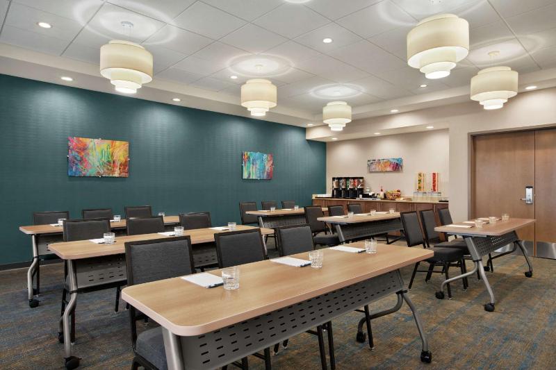 Homewood Suites by Hilton Houston NW at Beltway 8 - image 38