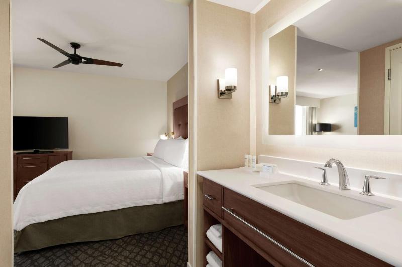 King Studio Suite - Non-Smoking image 4