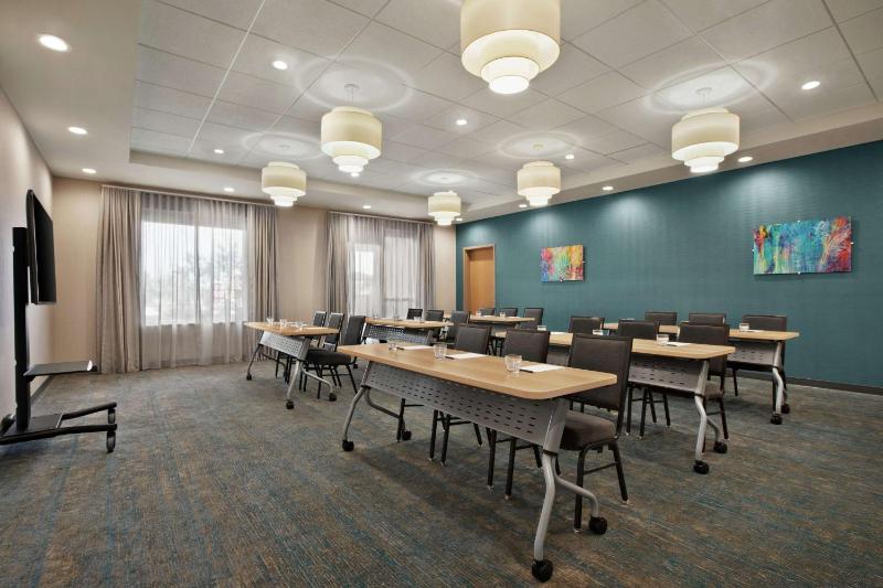 Homewood Suites by Hilton Houston NW at Beltway 8 - image 37