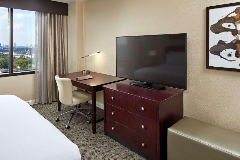 King Room image 3