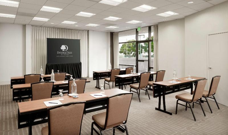 DoubleTree By Hilton Los Angeles Downtown - image 14