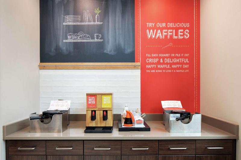 Hampton Inn & Suites Minneapolis/Downtown - image 26