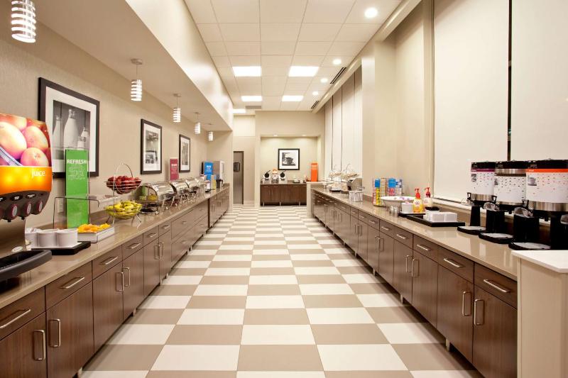 Hampton Inn & Suites Minneapolis/Downtown - image 32