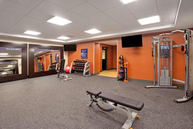 Hampton Inn & Suites Minneapolis/Downtown - image 18