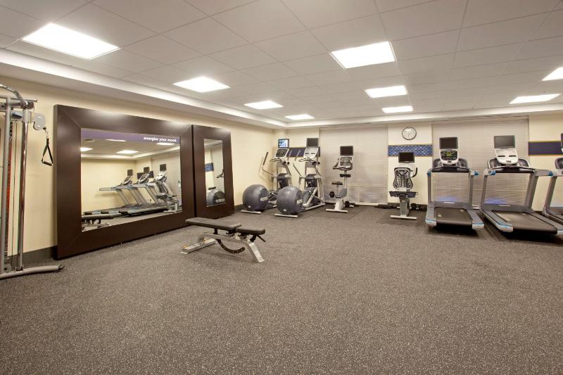 Hampton Inn & Suites Minneapolis/Downtown - image 23