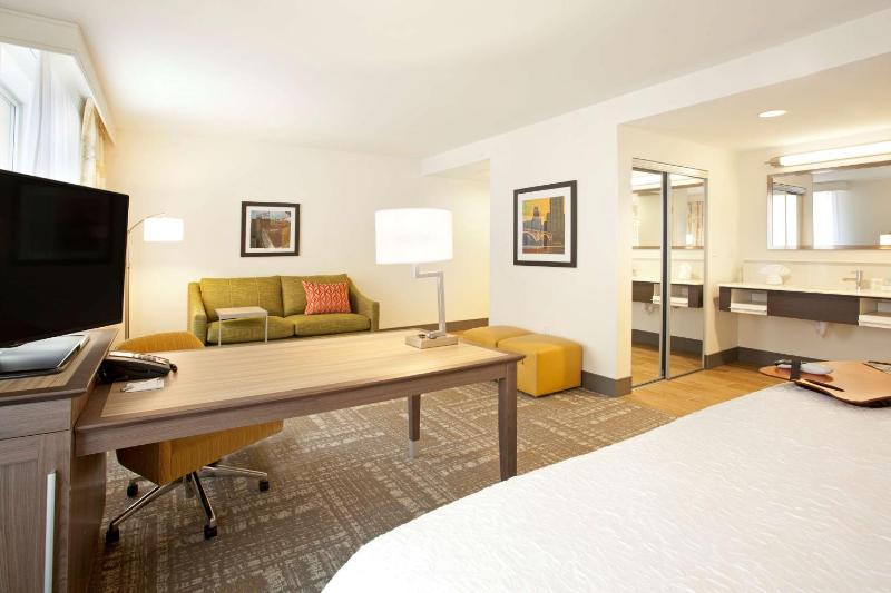 Hampton Inn & Suites Minneapolis/Downtown - image 22