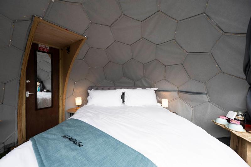 Glamping Pod with Shared Facilities image 3